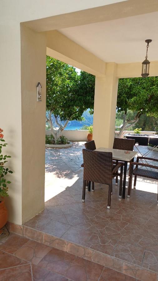 Tsanis Apartment ปาร์กา ภายนอก รูปภาพ