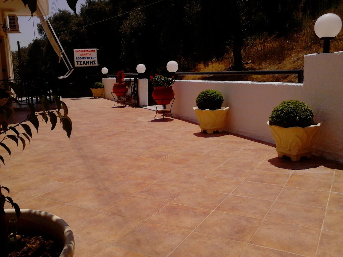 Tsanis Apartment ปาร์กา ภายนอก รูปภาพ